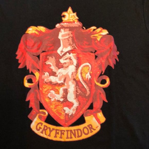 Harry Potter Gryffindor R Shirt - Picture 2 of 4